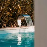 The V House Luxury A-frame With Private Pool