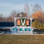 The V House Luxury A-frame With Private Pool