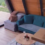 The V House Luxury A-frame With Private Pool * 比耶利纳
