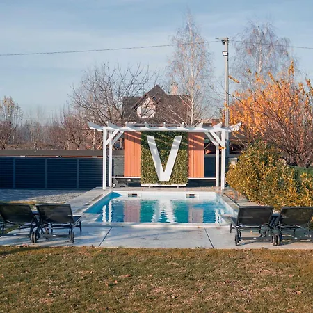 The V House Luxury A-frame With Private Pool